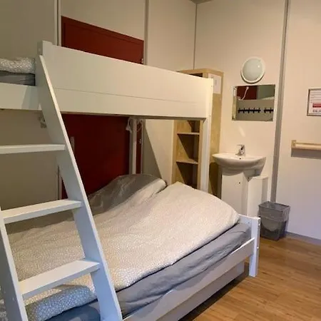 אכסניה Backpacker Le Petit Baroudeur Champéry